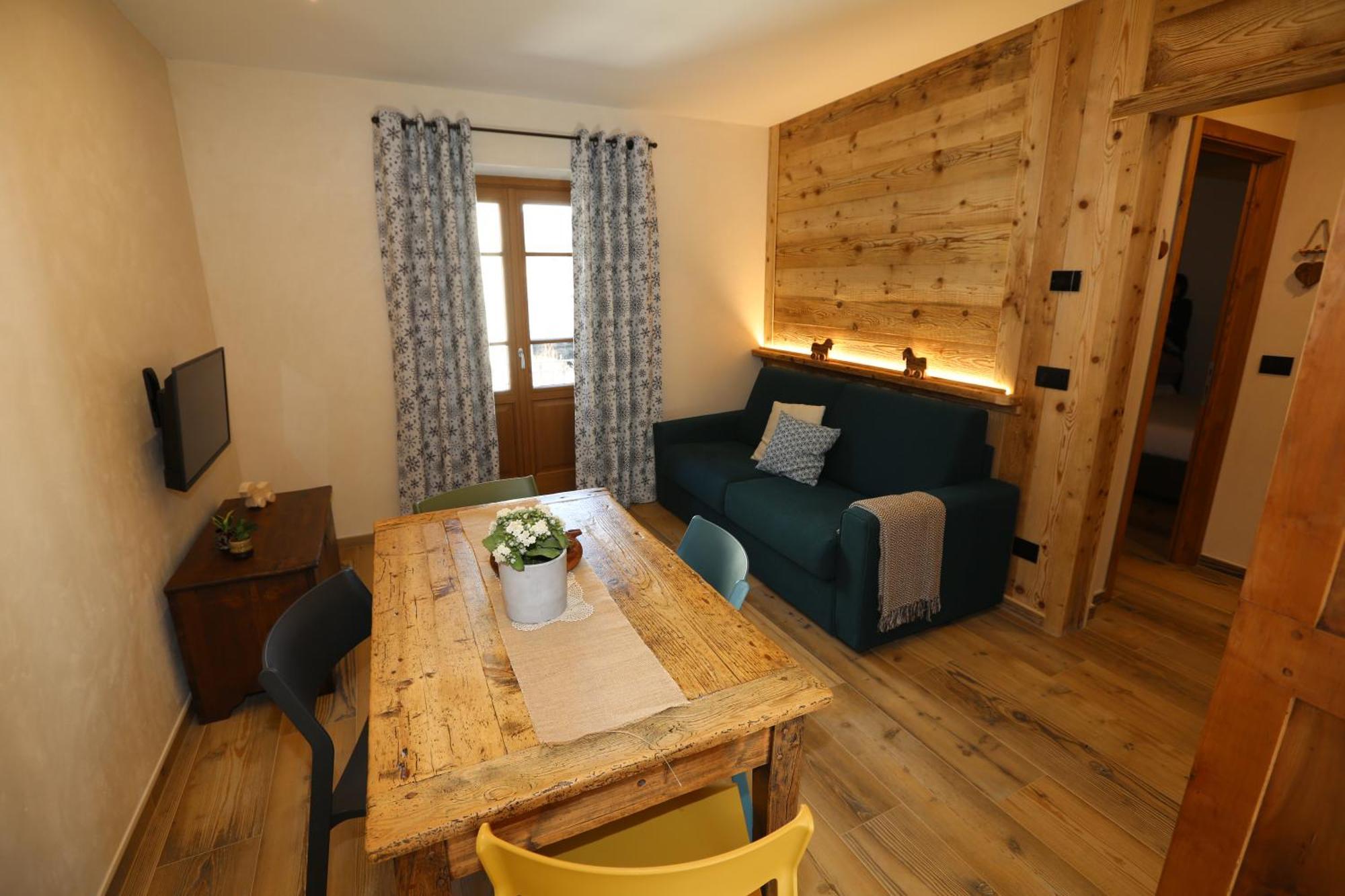 L'Abri En Ville - Parcheggio Privato A 100 Mt Ed Accesso Con Auto Nell'Area Pedonale Aosta Exteriér fotografie