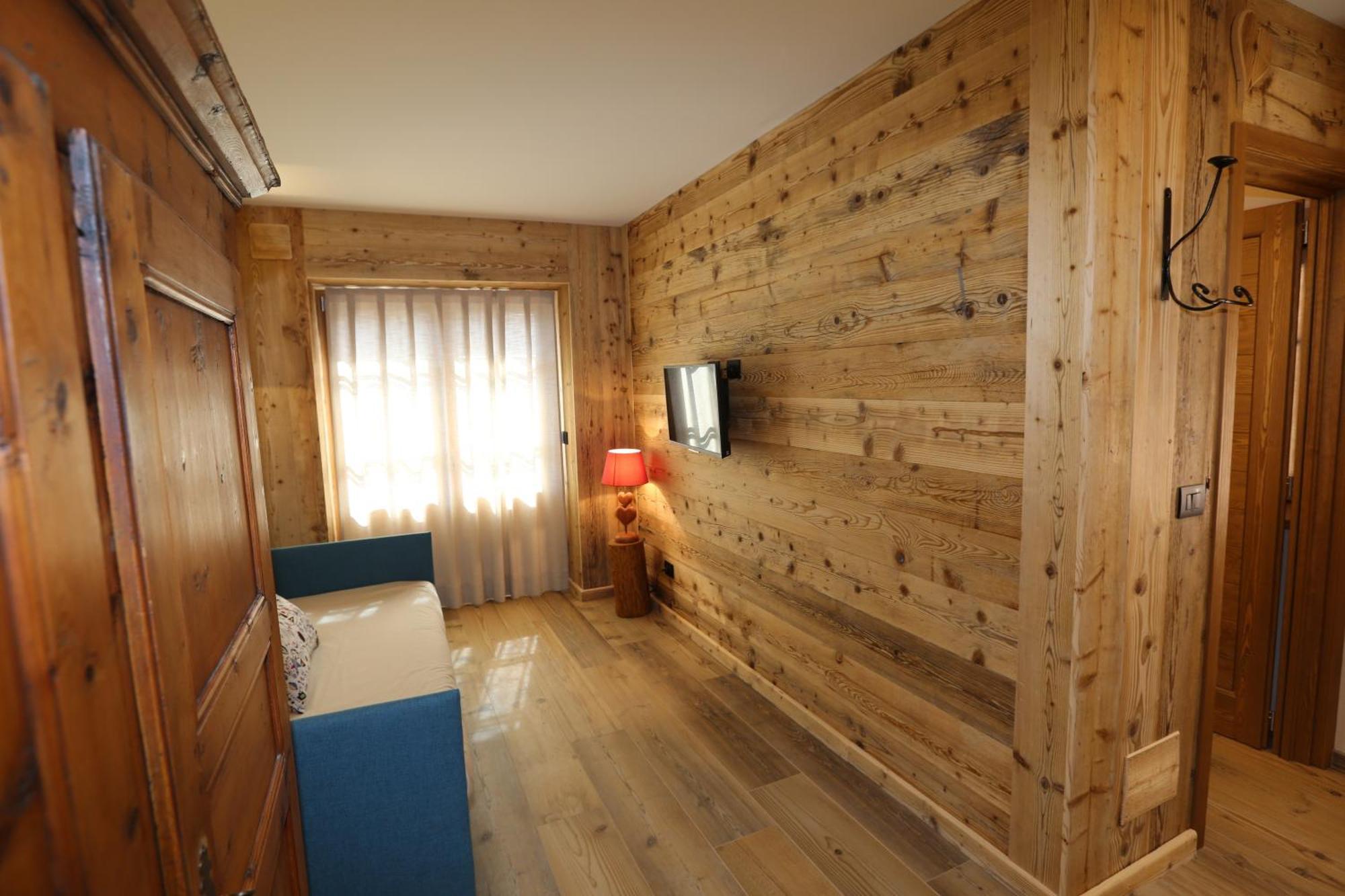 L'Abri En Ville - Parcheggio Privato A 100 Mt Ed Accesso Con Auto Nell'Area Pedonale Aosta Exteriér fotografie